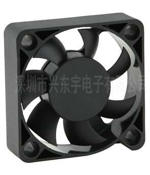 舞臺(tái)燈光散熱風(fēng)扇不僅是舞臺(tái)燈光壽命的延長(zhǎng)者，更能保護(hù)自己